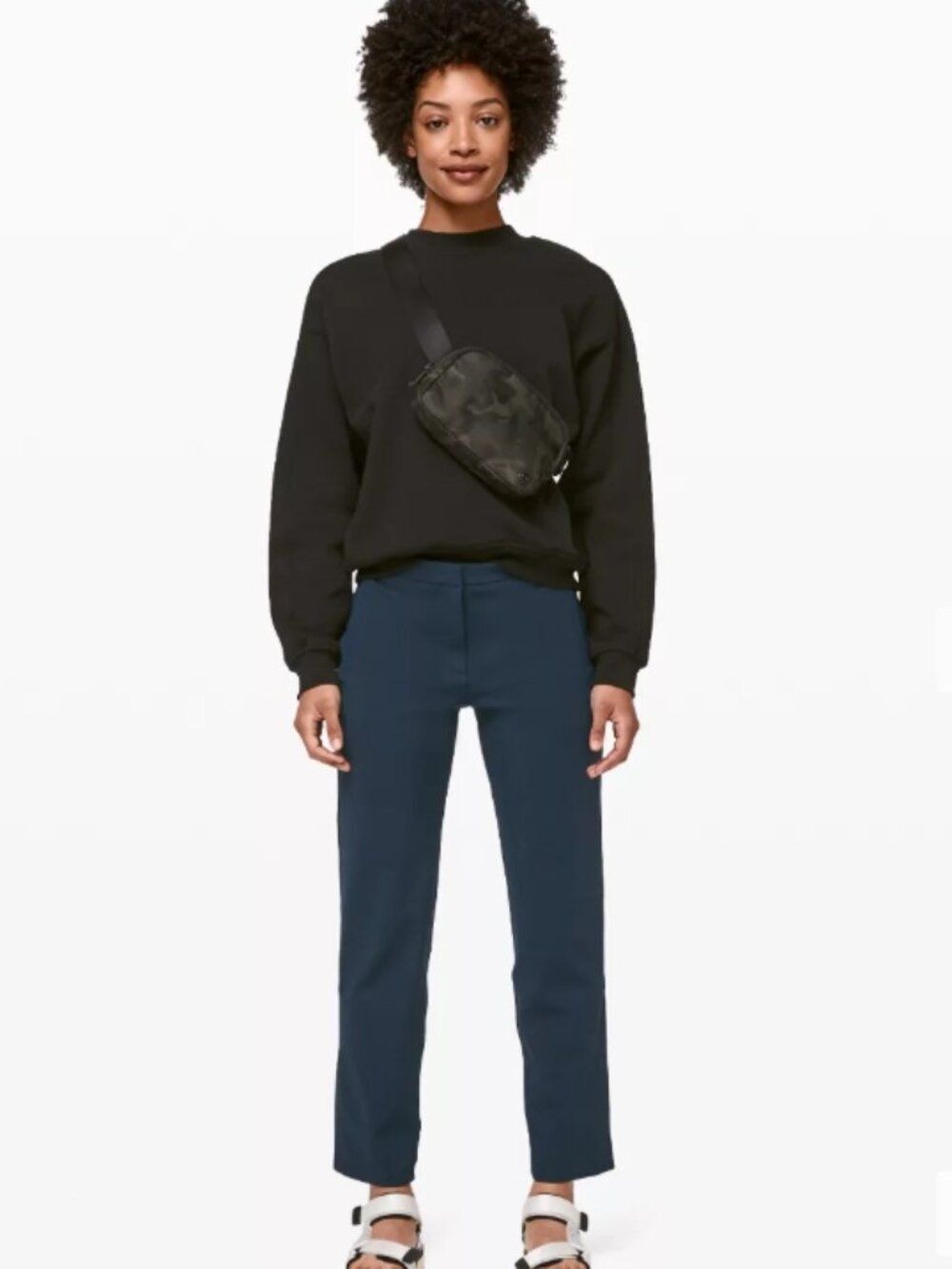 EUC LULULEMON On The Move Pant Light Office Travel Commute Navy Size 0